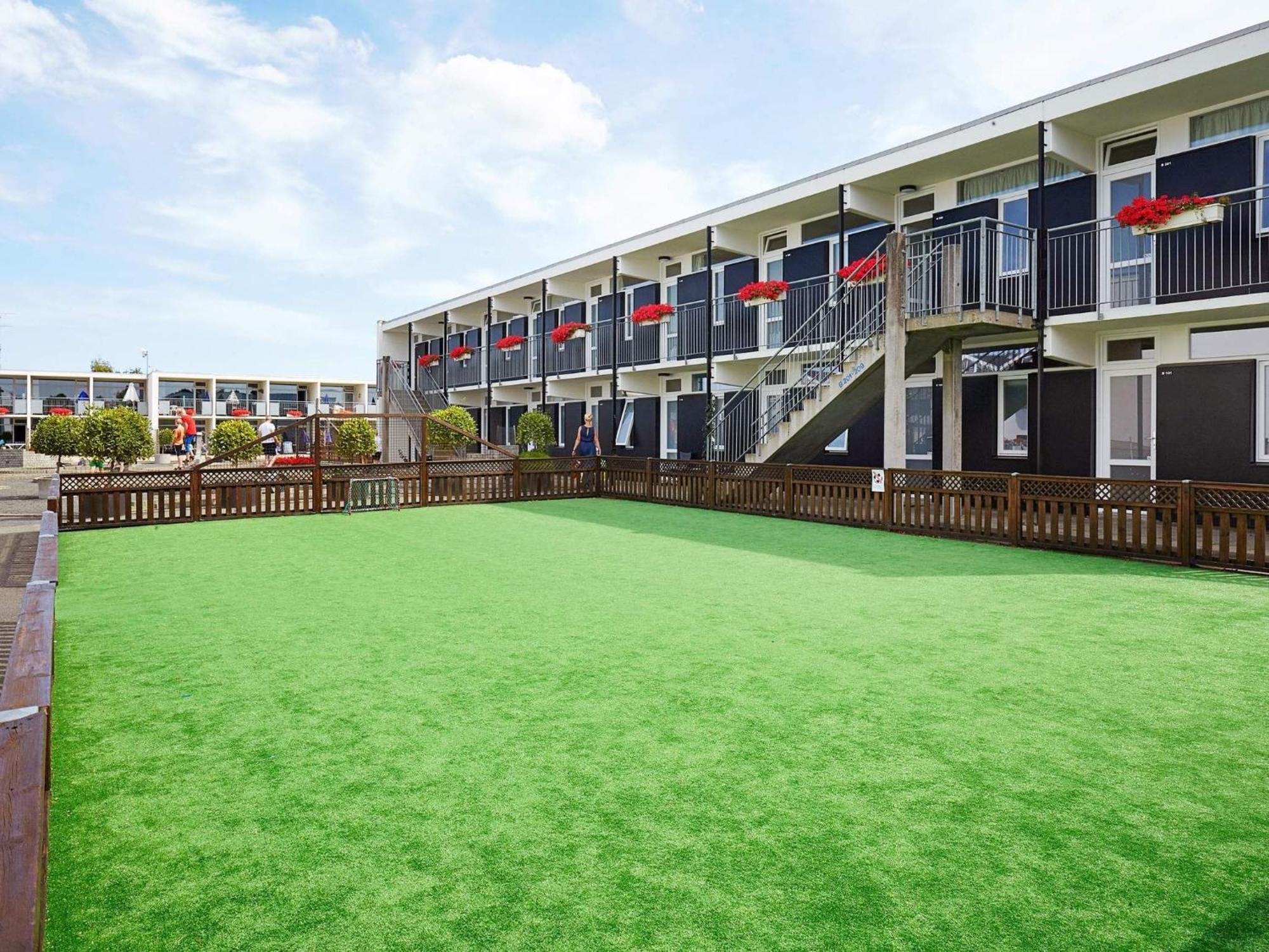 5 Person Holiday Home On A Holiday Park In Glesborg 外观 照片